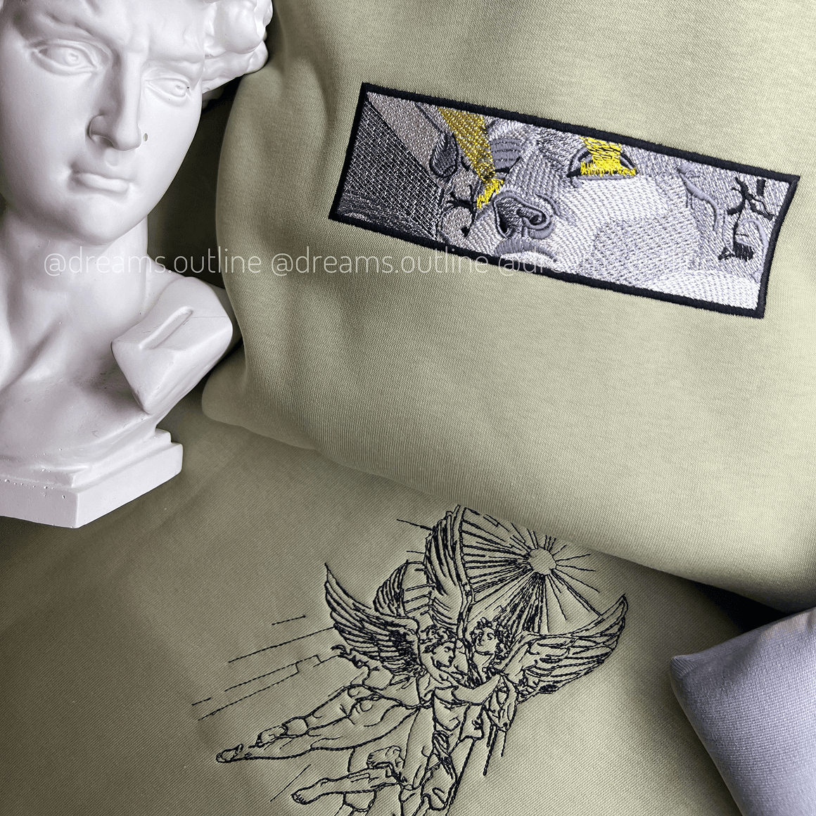 худи с двойной вышивкой