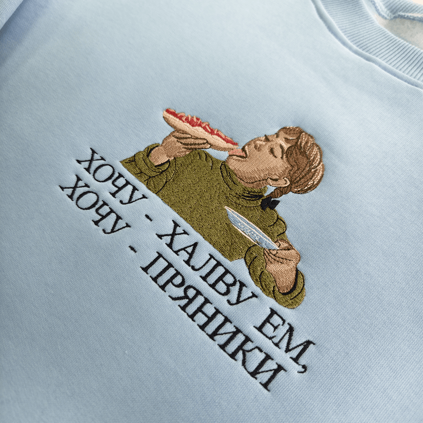 свитшот с вышивкой из нашего каталога