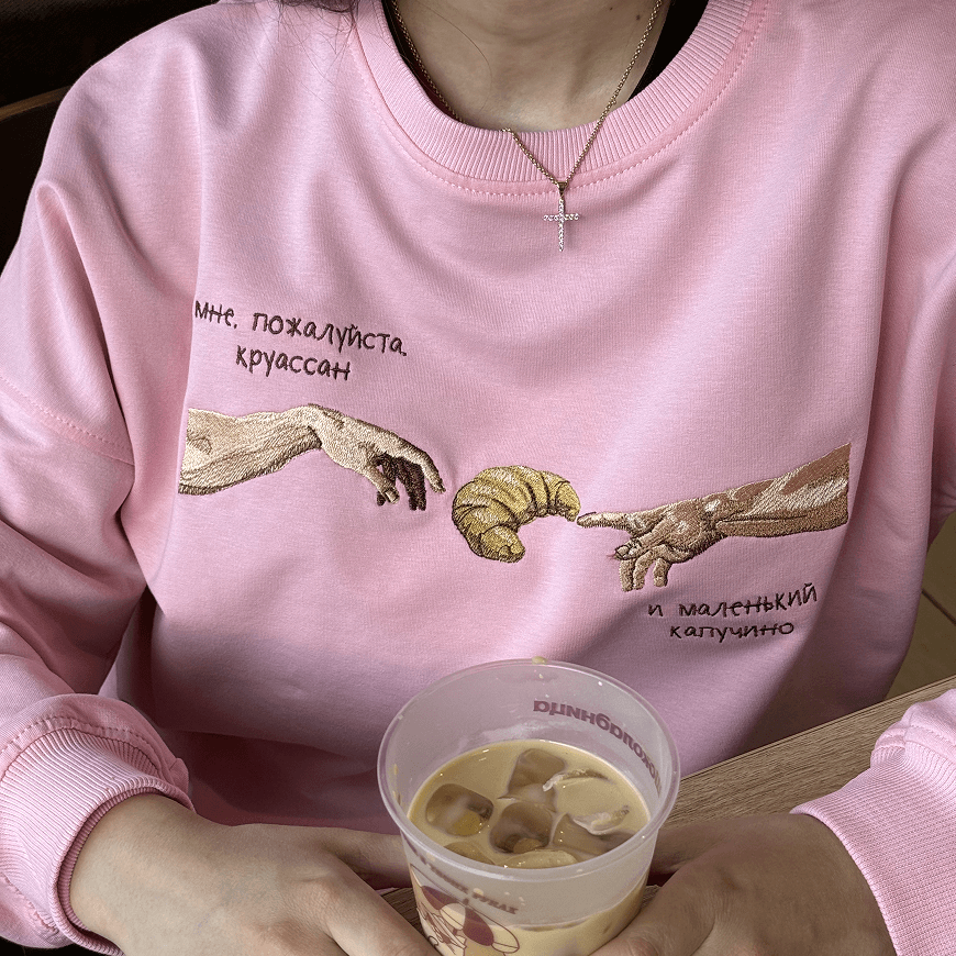 свитшот с вышивкой из нашего каталога