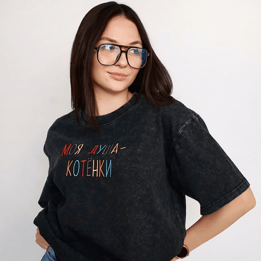 футболка с вышивкой из каталога
